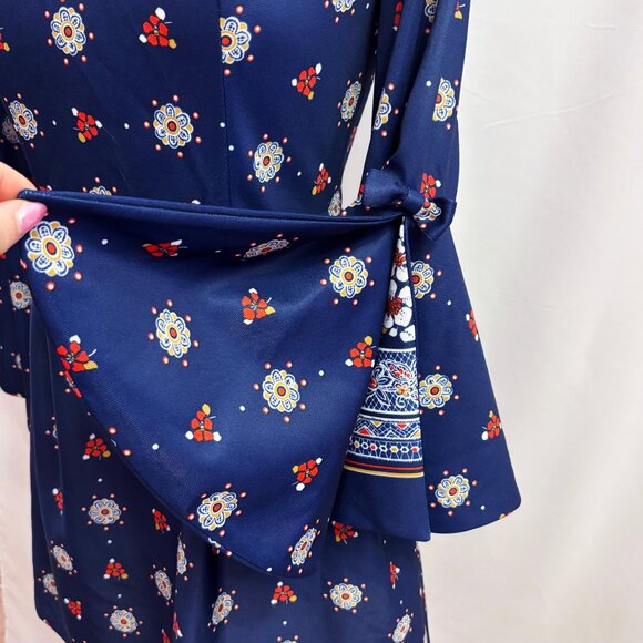 Vintage navy blue bell sleeve dress - fits like a Medium - Picture 3 of 7